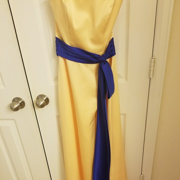 Gown - Picture 2 of 3